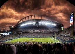 中国体彩网-厂长复出豪取两连胜，EDG联赛排名跃升至第四位