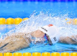 中国体彩网_倒钩惊四座！C罗天神下凡刷新认知，菲利克斯传射导演大胜，利雅得胜利4-1豪取九连胜强势领跑