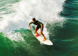 中国体彩：里夫斯坦言，与勒布朗、卢卡相提并论令我难以置信