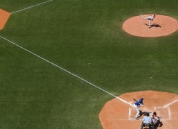 中国体彩_再度手球引争议！上半场失误或成比赛转折点