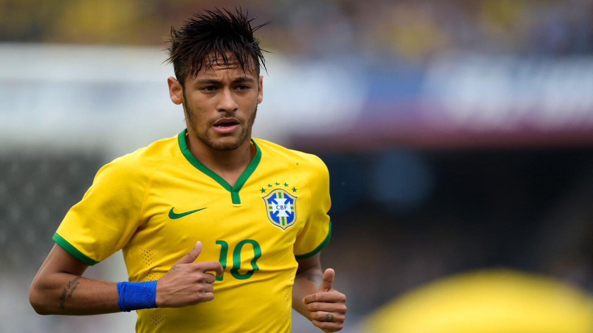 鲁梅尼格专访,足球特质在当今赛场仍具竞争力,球员生涯教会维护自身权益