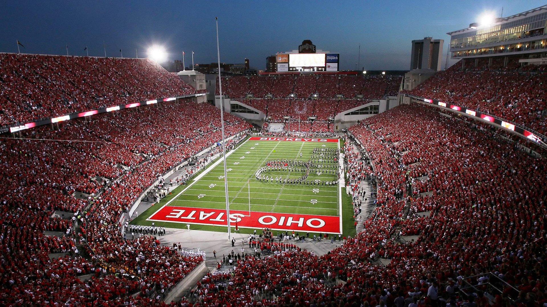 2025年亚洲杯足球赛半决赛，东道主惨遭淘汰，消极情绪席卷全国